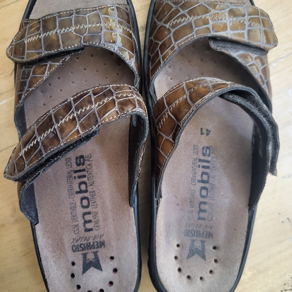Mephisto Crocodile Pattern Brown Sandals Mephisto Crocodile Pattern Brown Sandals